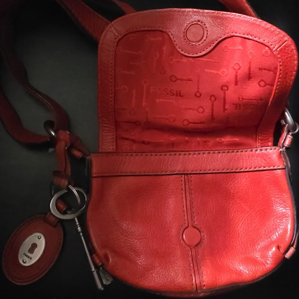 Fossil Nwt Purse Bag Maddox Scarlet Red Genuine Leather Crossbody charm Shoulder